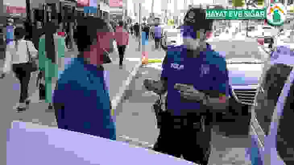 Ceza yememek için polisten kaçmayı düşünen vatandaş güldürdü