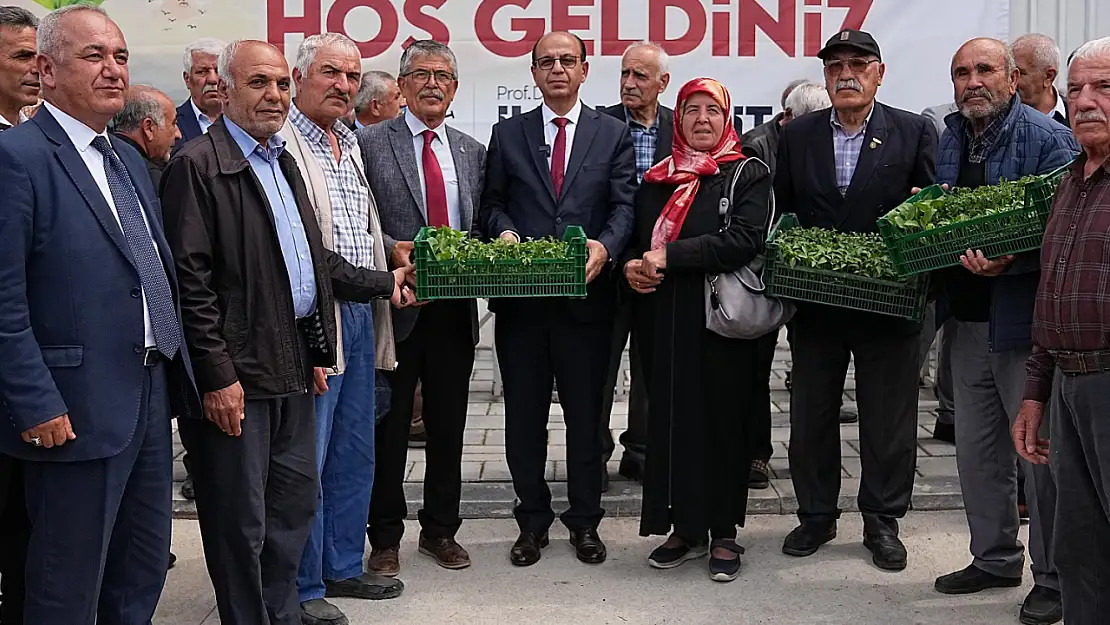 Çiftçilere Büyük Destek! 250 Bin Adet Sebze Fidesi Dağıtıldı