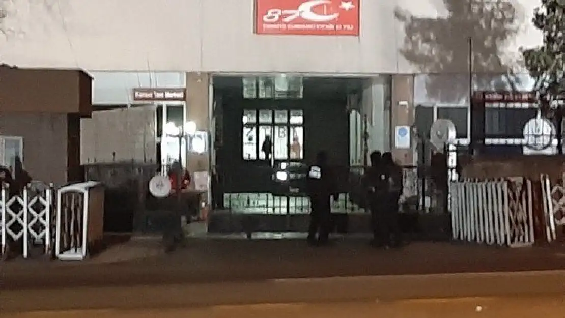 Çin'den gelenler için karantina başladı