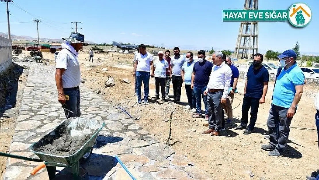 Çınar, açık hava müzesindeki çalışmaları inceledi