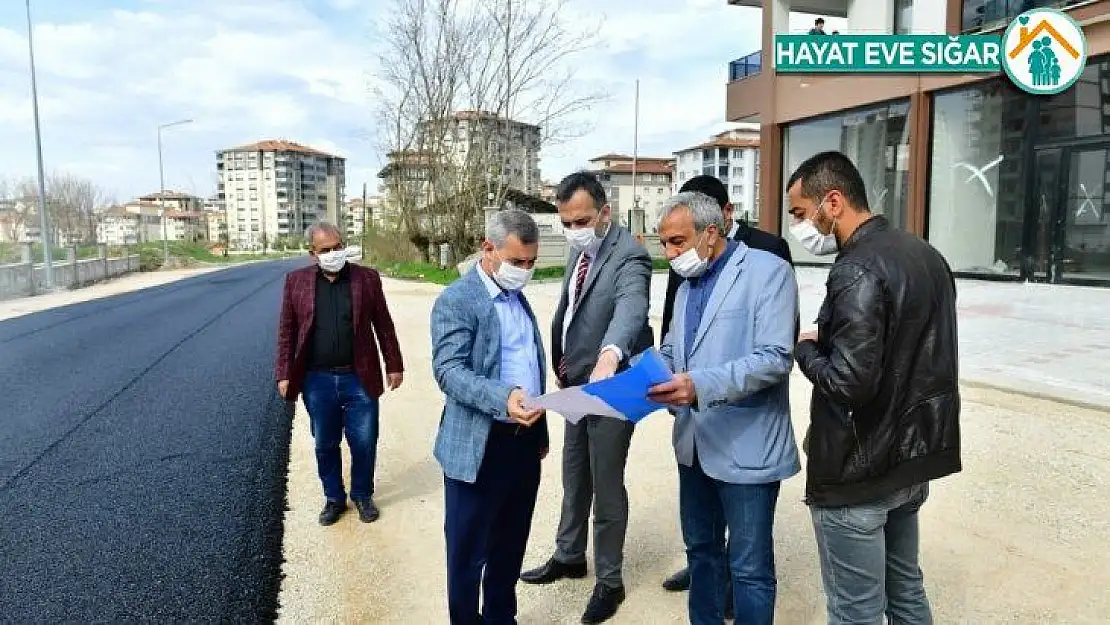 Çınar asfalt çalışmasını yerinde inceledi