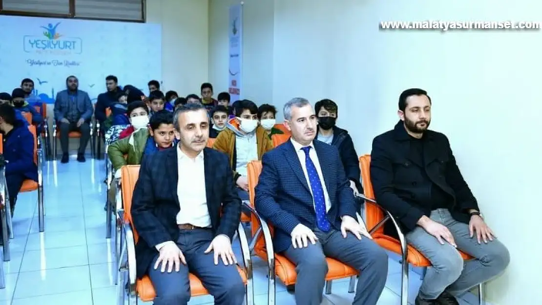 Çınar, gençlerle 'Asr-ı Saadet' etkinliğinde buluştu