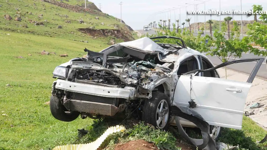 Trafik kazası: 2 ölü 8 yaralı