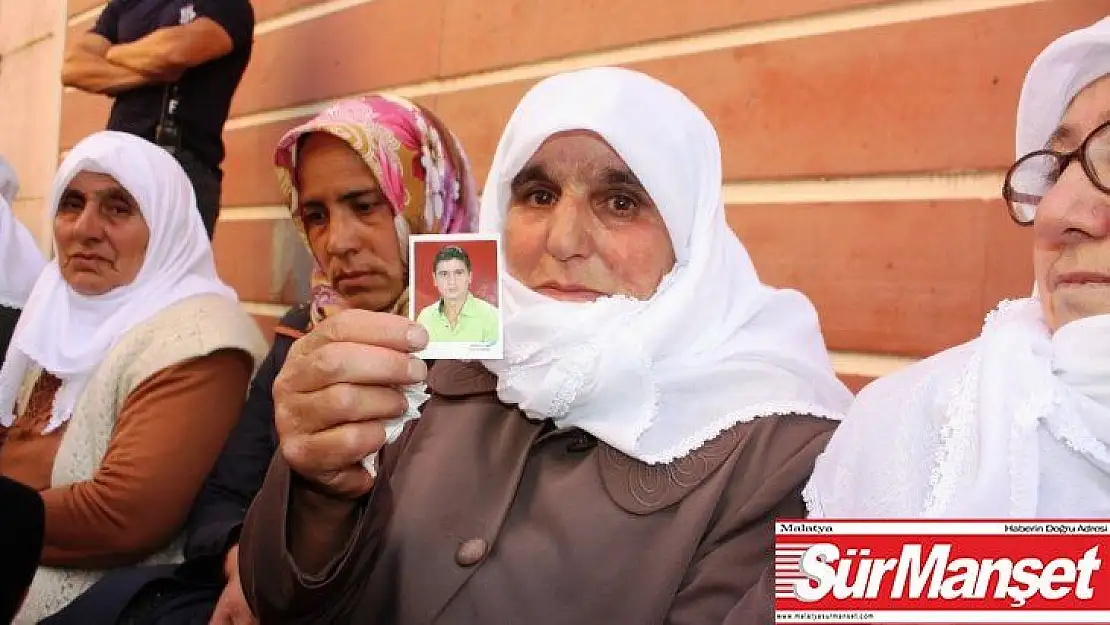 Çocuğu dağa kaçırılan Ağrılı anneden HDP önünde eylem yapan ailelere destek