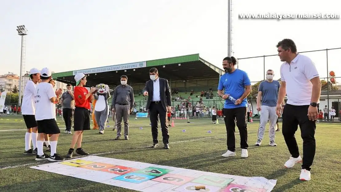 Çocuklar, 30 Ağustos Zafer Bayramı'nı coşkuyla kutladı