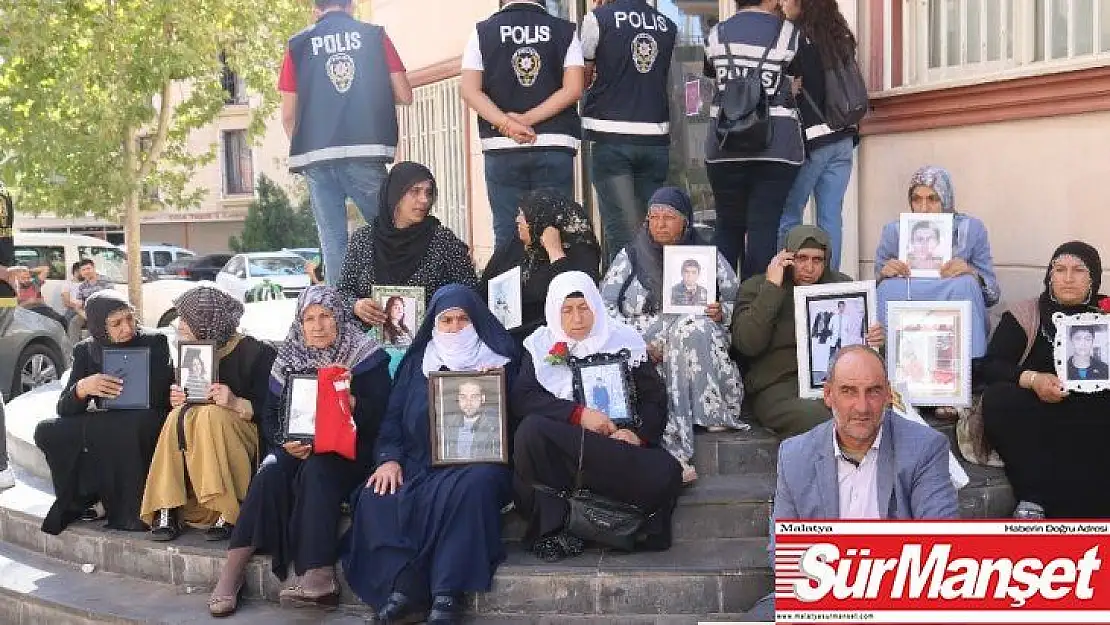 Çocukları dağa kaçırılan ailelerin HDP önündeki evlat nöbeti 19'uncu gününde