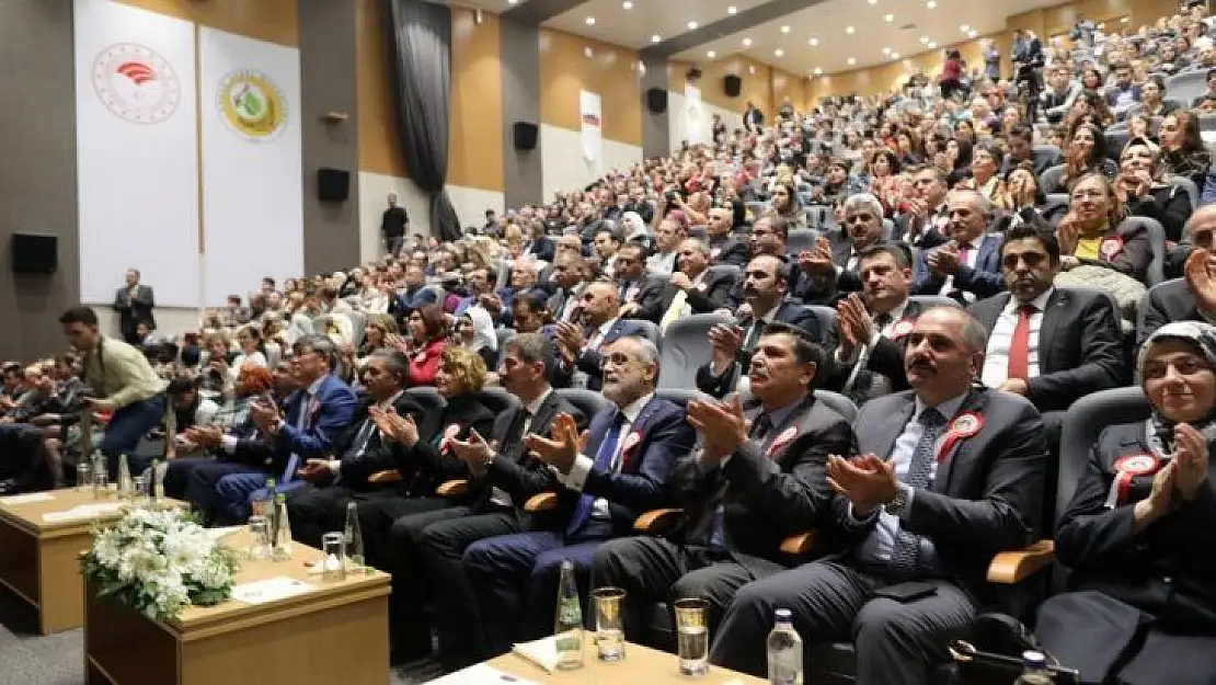 Cumhurbaşkanı Başdanışmanı Topçu 'Çocuk Elçiler Projesi'nin tanıtımına katıldı