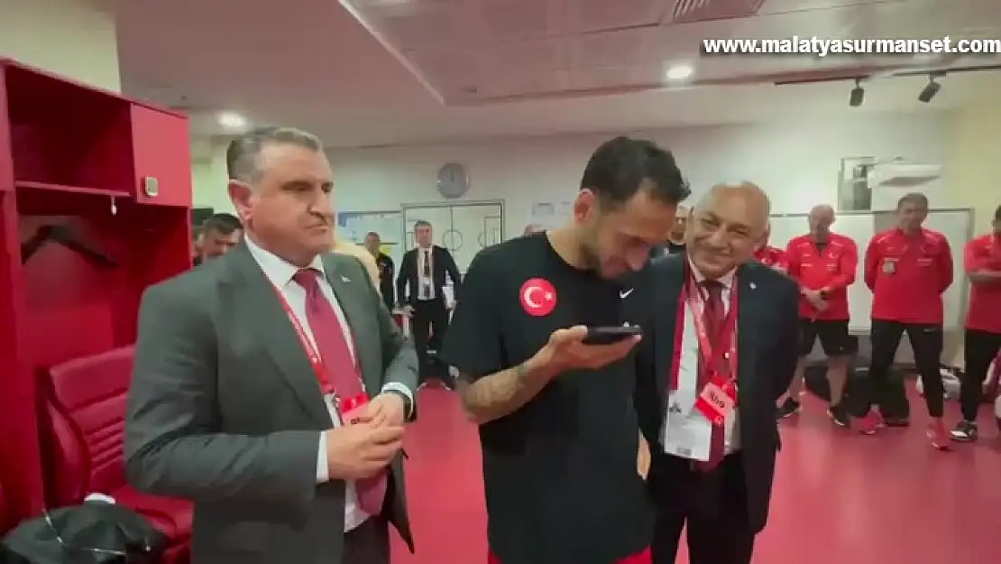 Cumhurbaşkanı Erdoğan'dan A Milli Futbol Takımı'na tebrik telefonu