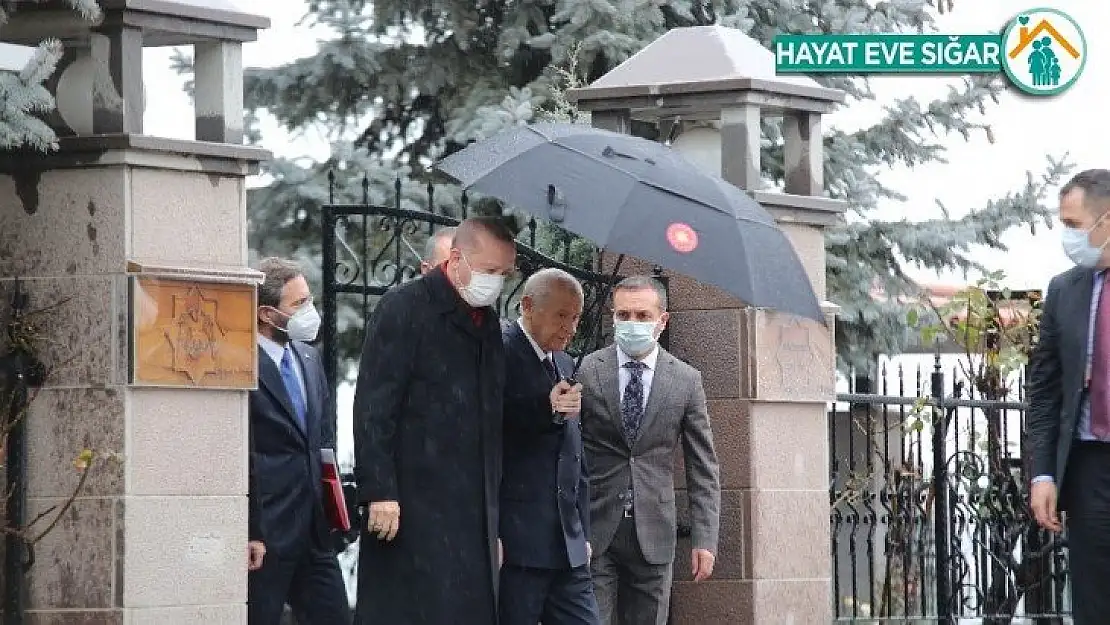 Cumhurbaşkanı Erdoğan, Devlet Bahçeli'yi evinde ziyaret etti