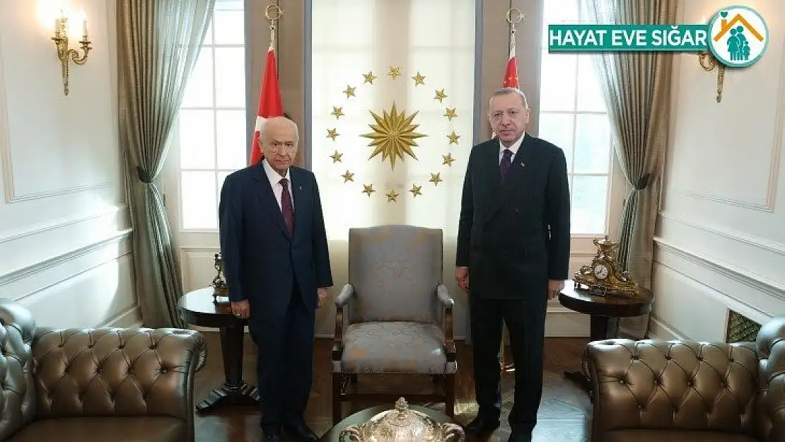 Cumhurbaşkanı Recep Tayyip Erdoğan, MHP Genel Başkanı Devlet Bahçeli'yi Cumhurbaşkanlığı Çankaya Köşkü'nde kabul etti.
