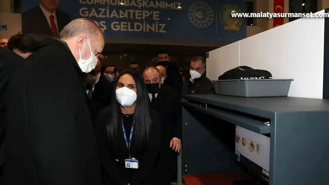 Cumhurbaşkanı yerli X-ray cihazını Gaziantep'te inceledi