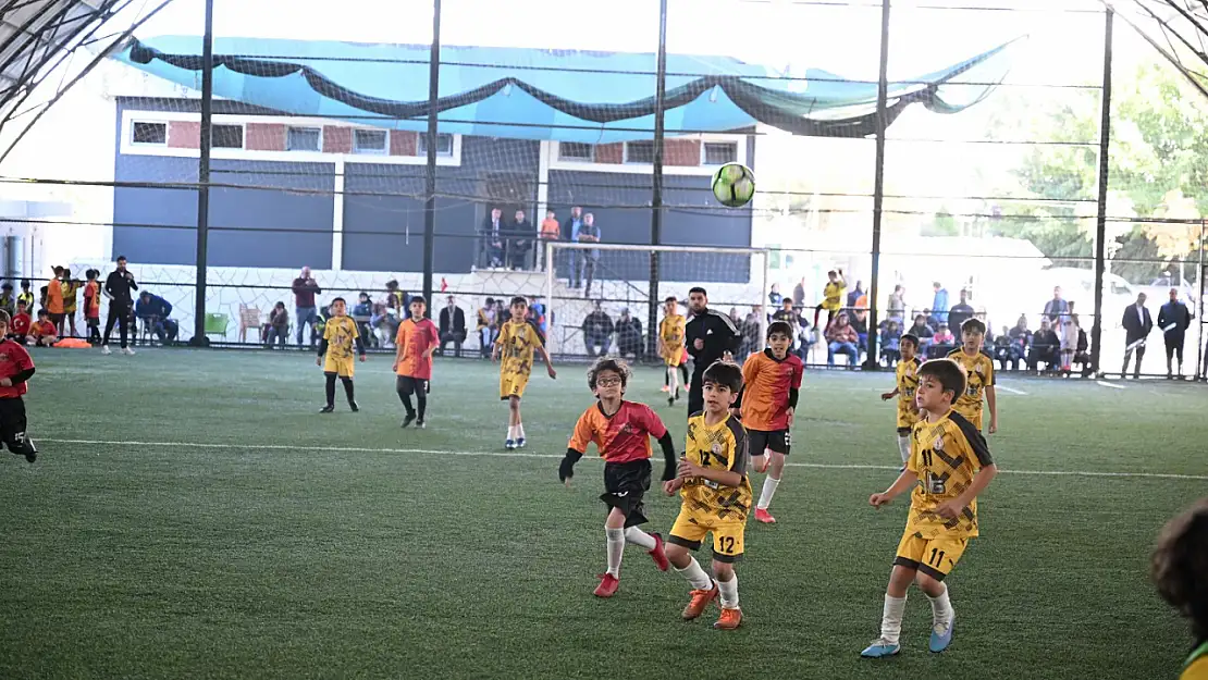 Cumhuriyet Kupası Futbol Turnuvası Heyecanlı Ve Çekişmeli Maçlarla Sona Erdi