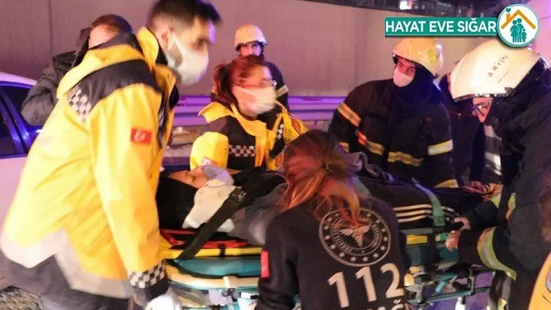 D-100'de hafif ticari araç ile otomobil çarpıştı: 1 yaralı