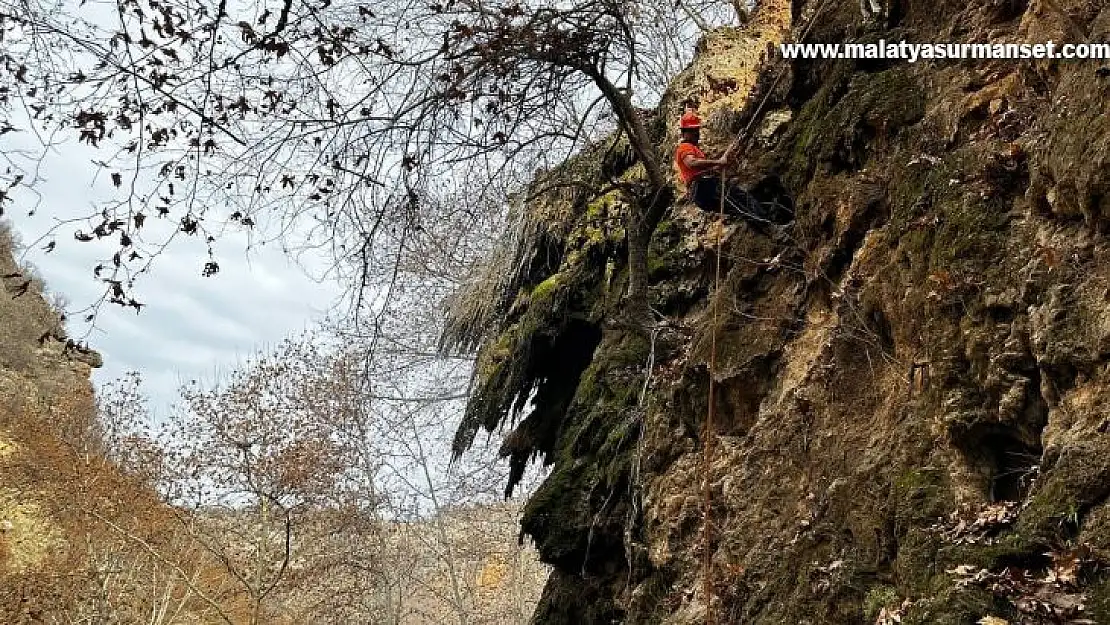 Dağcılar, günlerini Taşköprü Kanyonu'nda kutladı