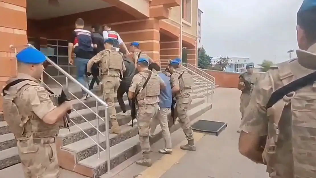 DAİŞ'e Büyük Darbe! 18 İlde Eş Zamanlı Operasyon 39 Gözaltı
