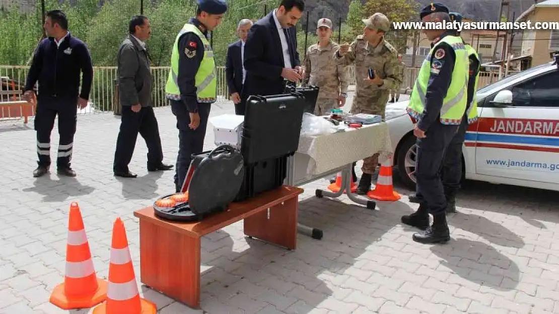 Darende'de öğrencilere trafik eğitimi