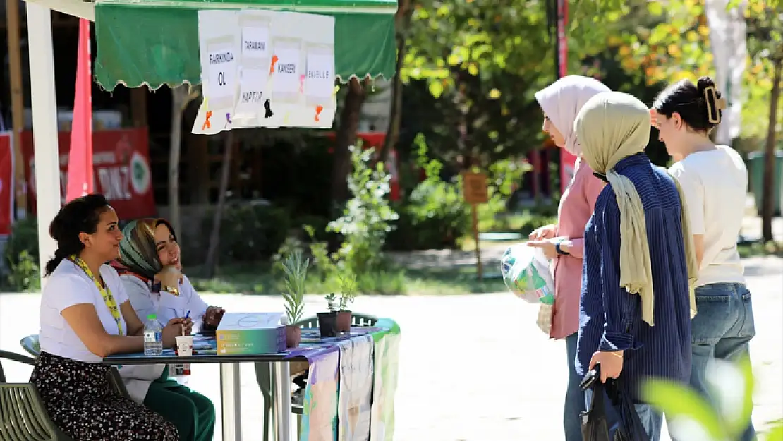 Darende kanser hastalığına karşı farkındalık standı açıldı