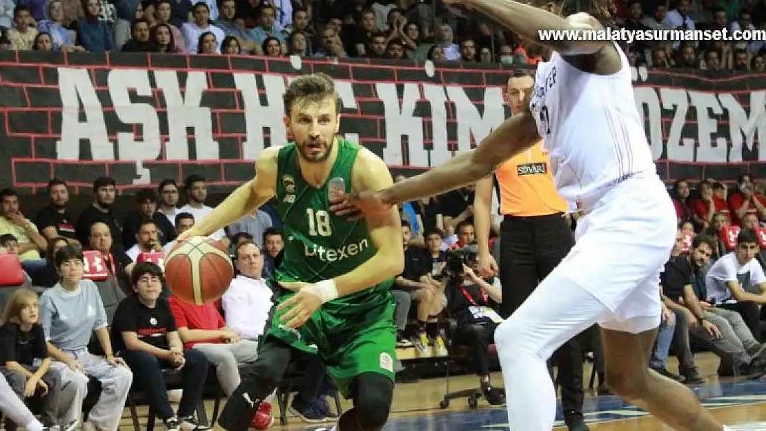 Darüşşafaka yarı finalde