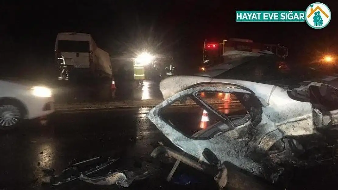 Denizli'de zincirleme trafik kazası: 2 ölü, 3 yaralı