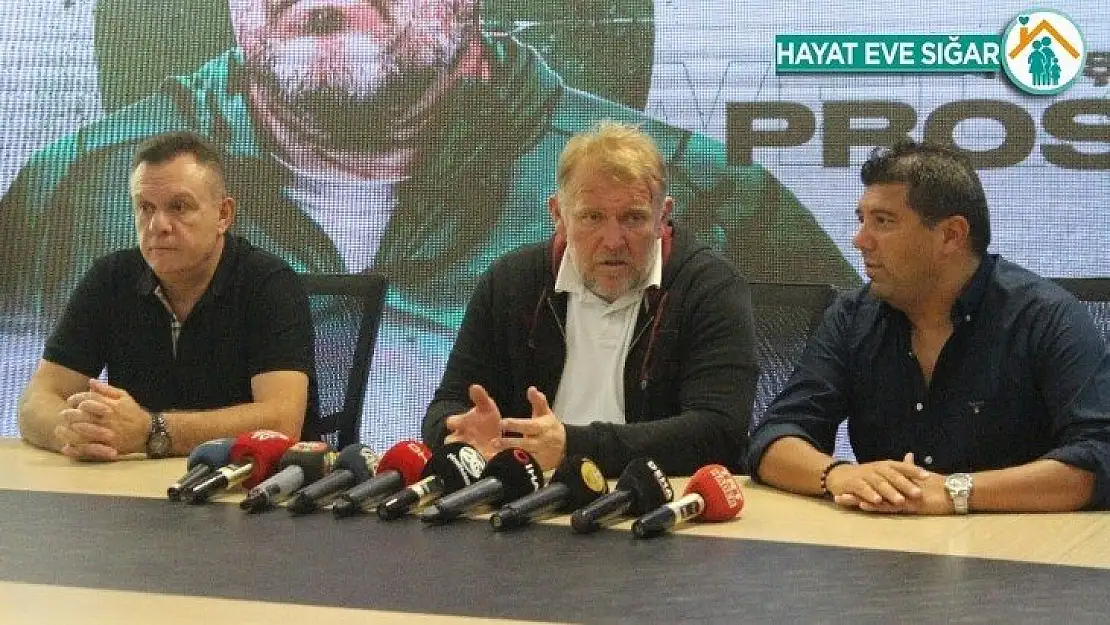 Denizlispor, Robert Prosinecki ile 1 yıllık sözleşme imzaladı