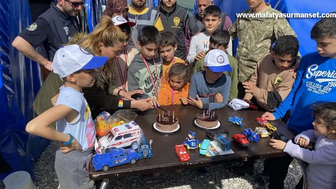 Depremde ailesini kaybeden 11 yaşındaki Gazihan'a doğum günü sürprizi