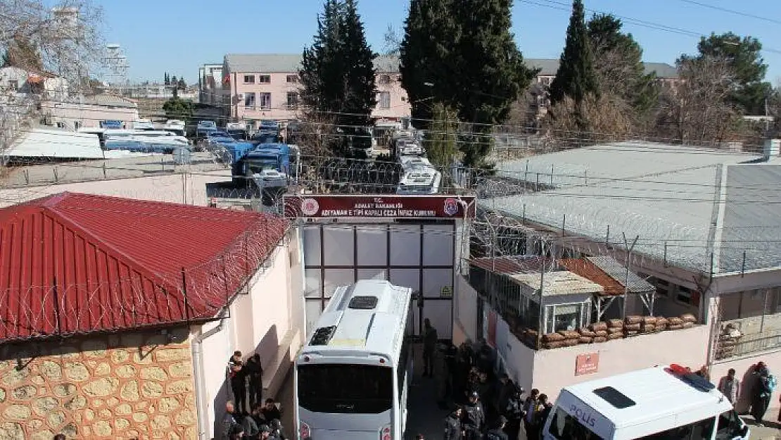 Depremde hasar gören cezaevi tamamen boşaltıldı