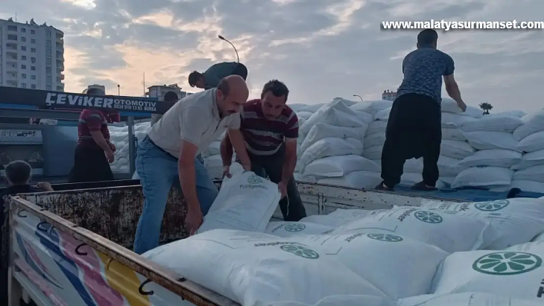 Depremden etkilenen arıcılara yem desteği