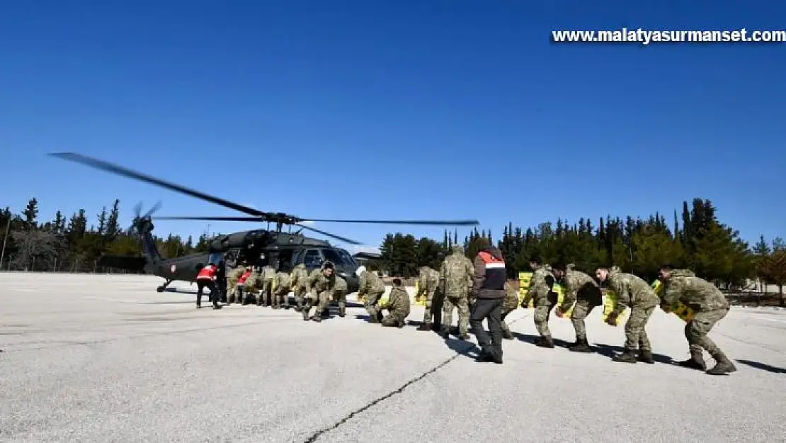 Depremden etkilenen köylere helikopter ile yardım ulaştırıldı