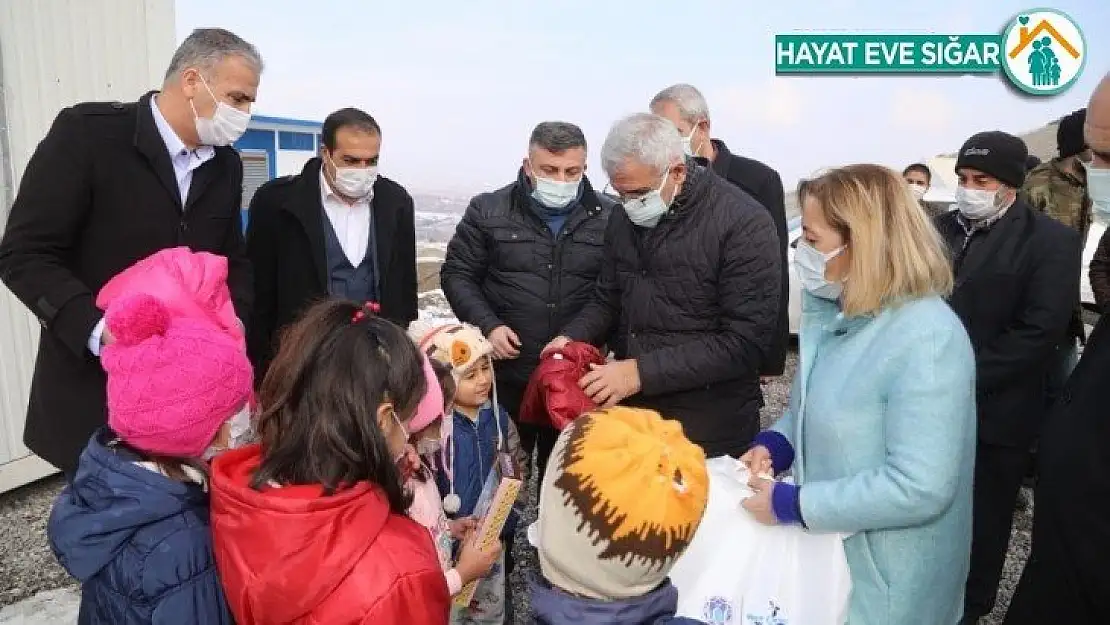 Depremin birinci yılında depremzede aileler unutulmadı