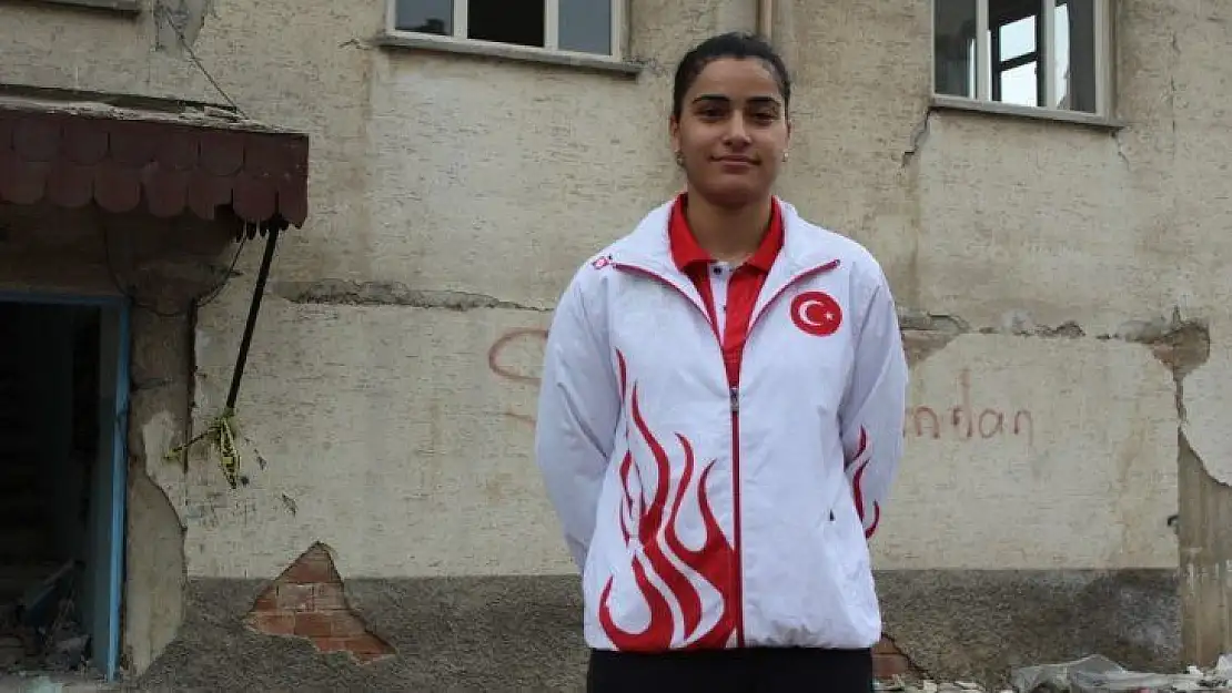 Depremin evsiz bıraktığı Milli Sporcu Aliye, Olimpiyatlara katılmak için mücadele veriyor