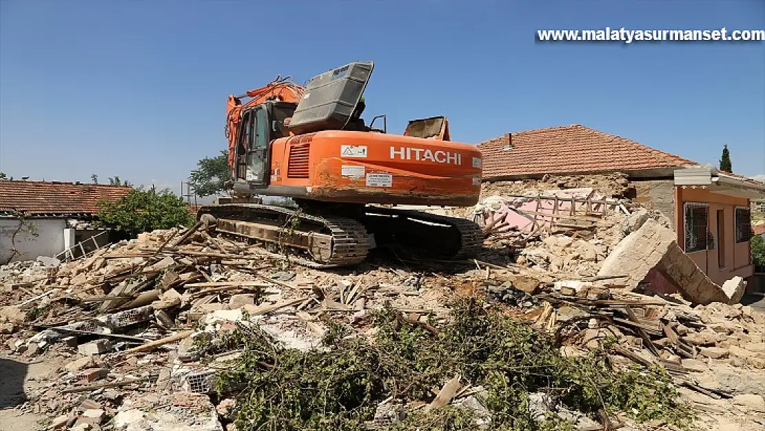 Depremlerden etkilenen Malatya'da 36 bin ağır hasarlı bina yıkılacak