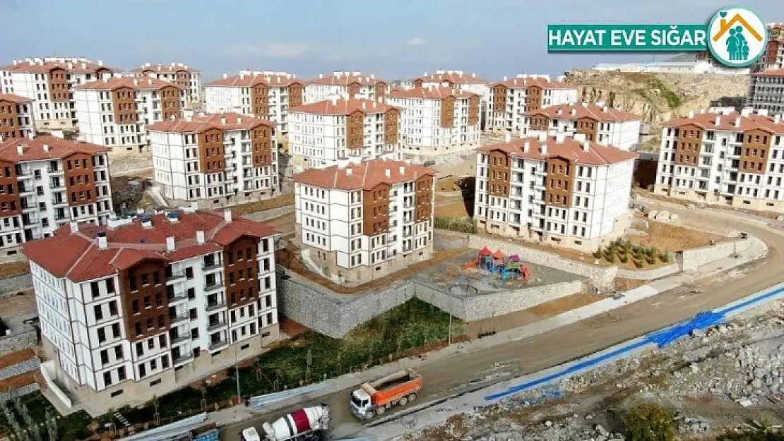 Depremzedeler için yapılan Gelincik Tepesi konutlarında çalışmalar sürüyor
