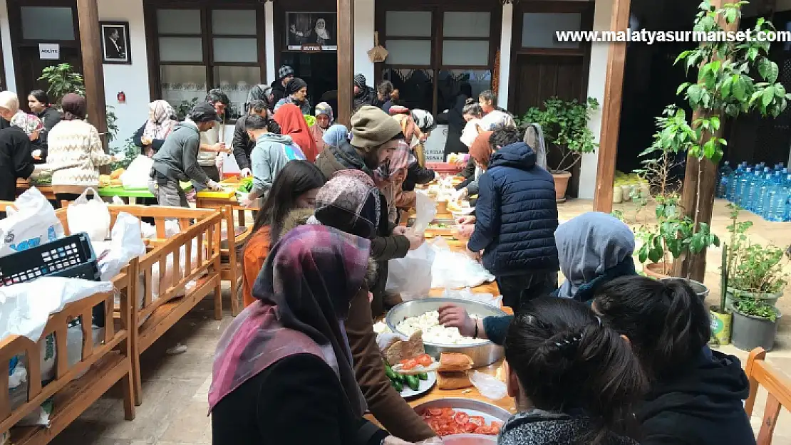 Depremzedelere kucak açan sakin şehir Arapgir'in nüfusu 30 bine geçti