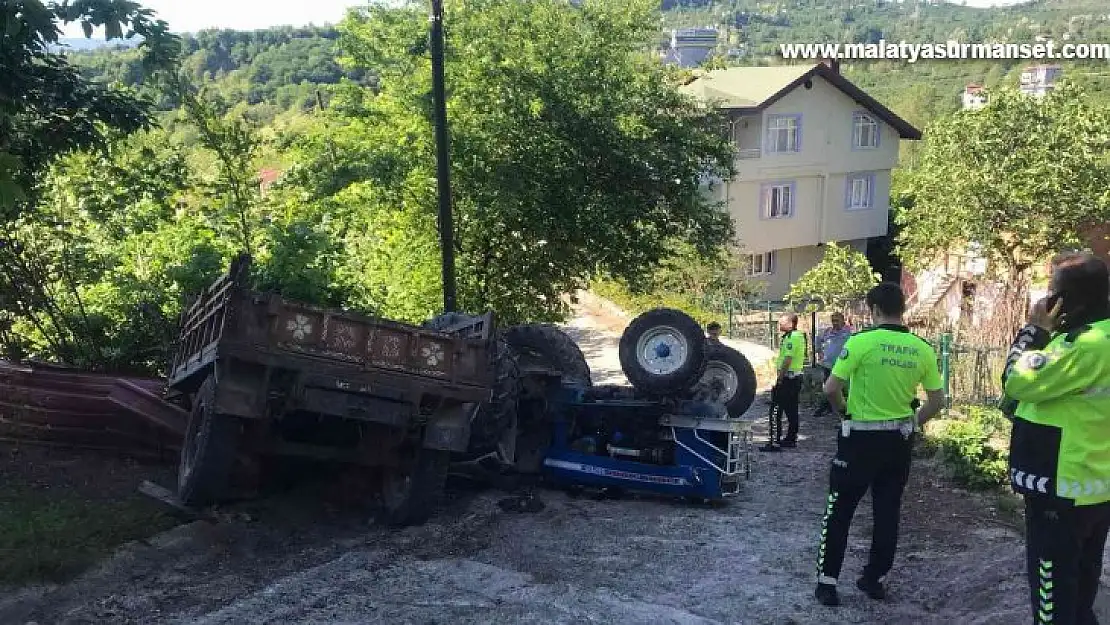 Devrilen traktörün altında kalan sürücü hayatını kaybetti