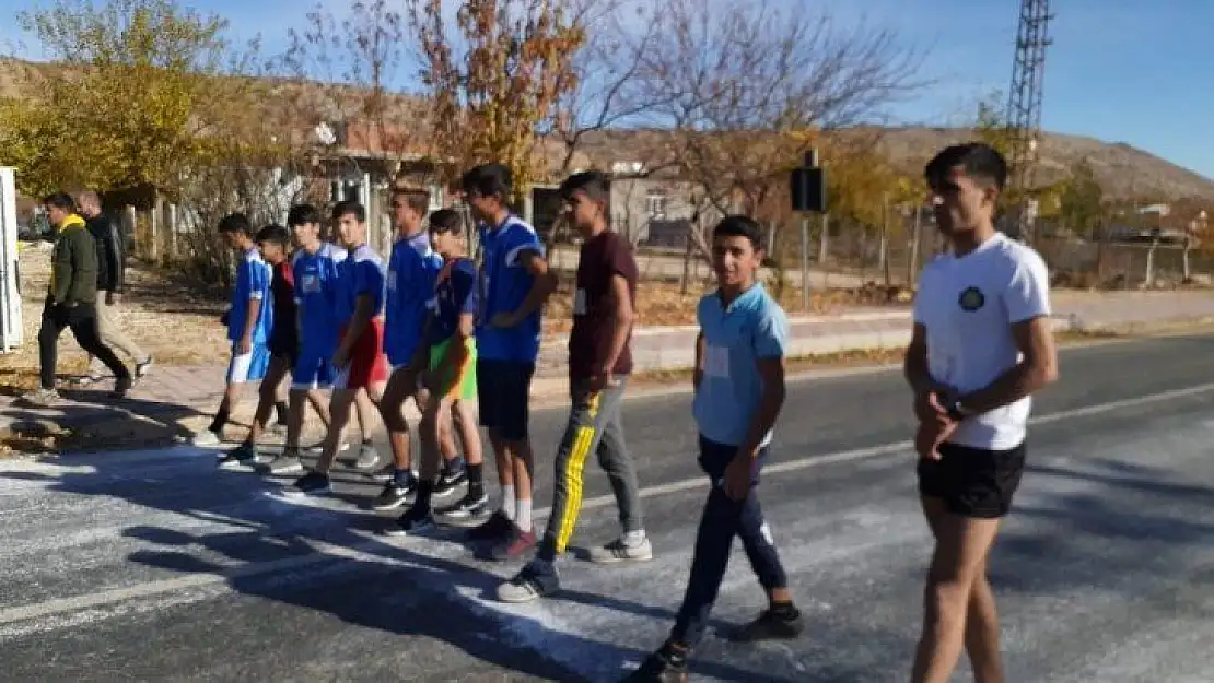 Dicle'de okul sporları kros yarışması