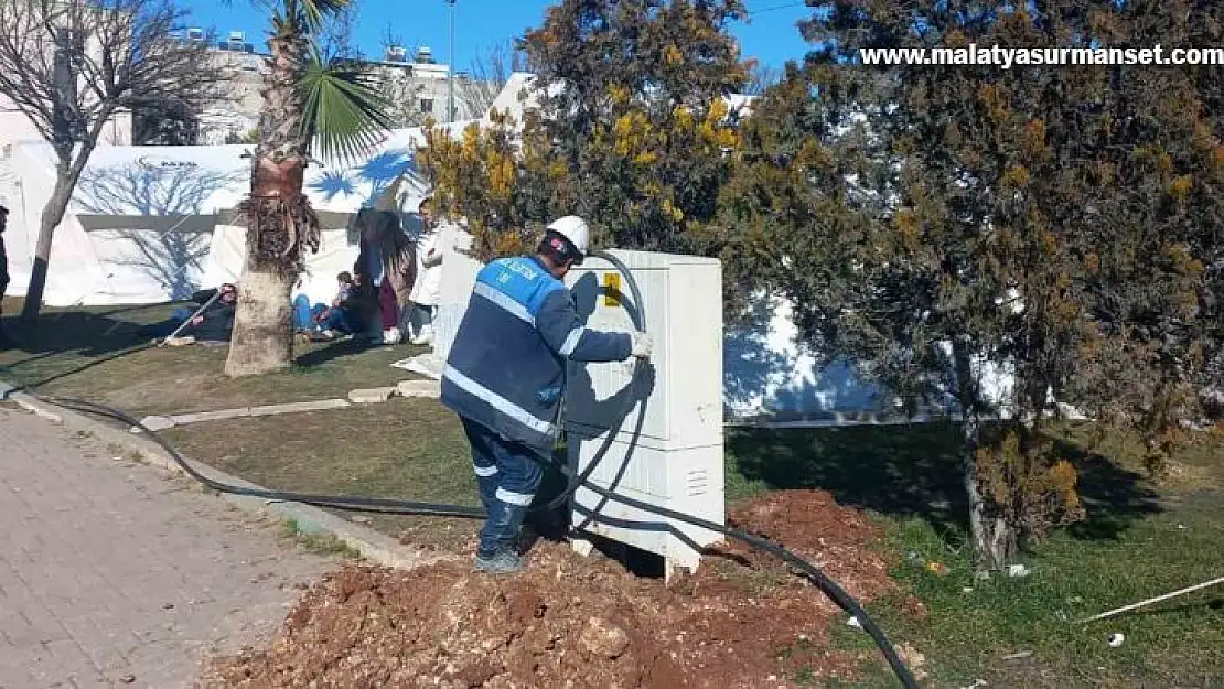 Dicle Elektrik dağıtım bölgesinde şebekesini 30 saatte toparladı, şimdi diğer illere destek veriyor