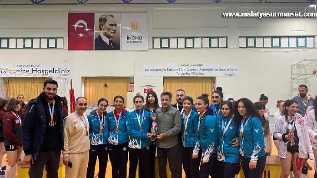 Dicle Üniversitesi kadın voleybol takımı namağlup şampiyon