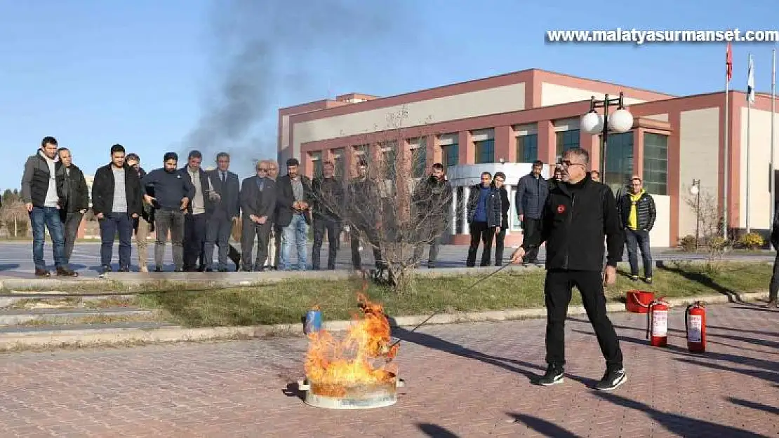 Dicle Üniversitesi personeline yangın eğitimi ve tatbikatı