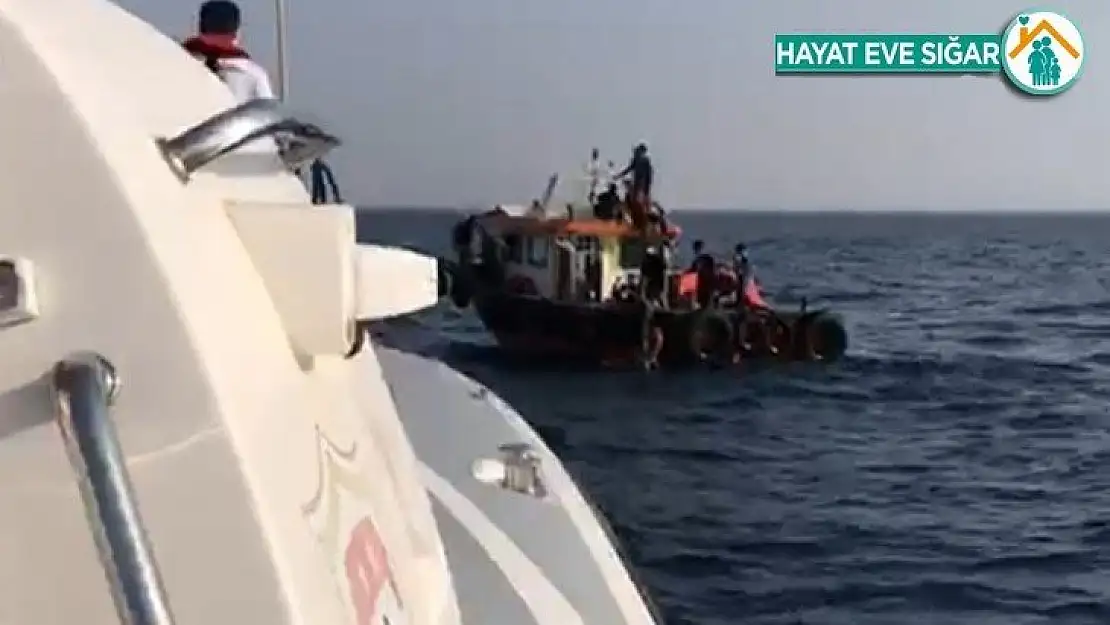 Didim açıklarında 21 düzensiz göçmen kurtarıldı