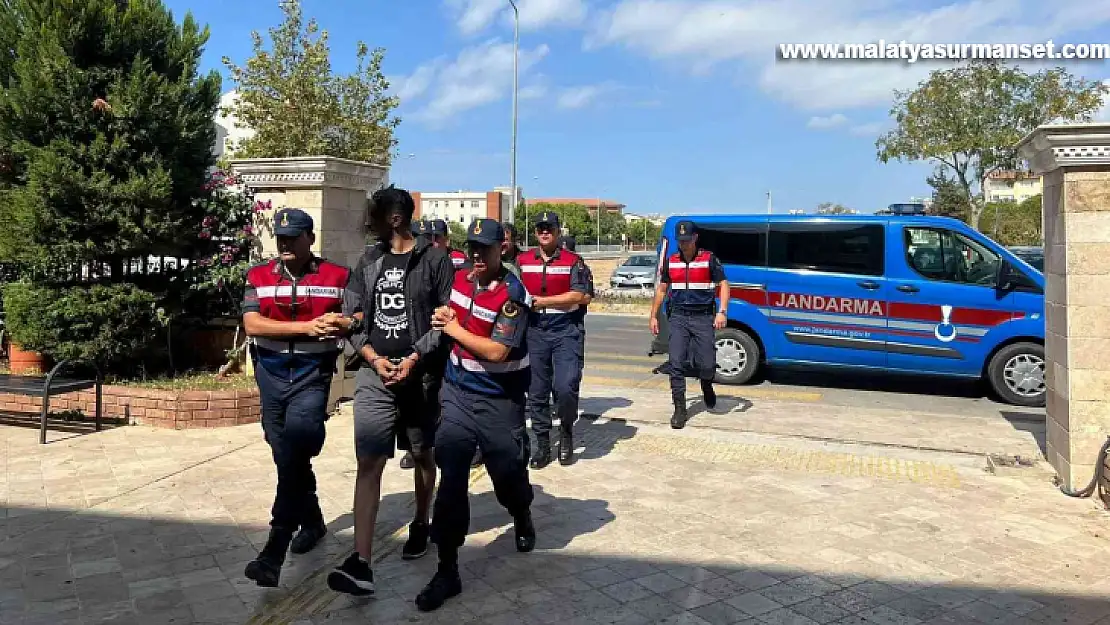 Didim Jandarması göçmen kaçakçılarına suçüstü yaptı: 2 tutuklama