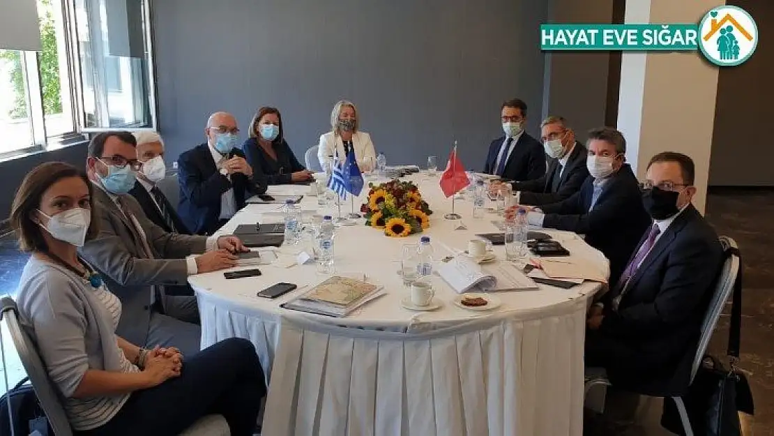 Dışişleri Bakan Yardımcısı Önal, Yunan Bakan Yardımcısı Fragoyannis ile görüştü