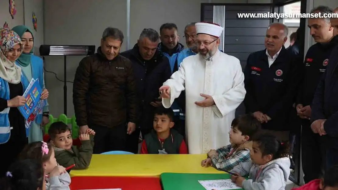 Diyanet İşleri Başkanı Erbaş, Nurdağı'nda konteyner kenti ziyaret etti