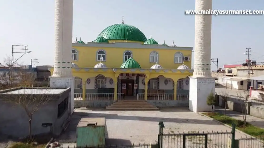 Diyanet İşleri Başkanı Erbaş'tan cami yaptıran hayır sahiplerine teşekkür plaketi