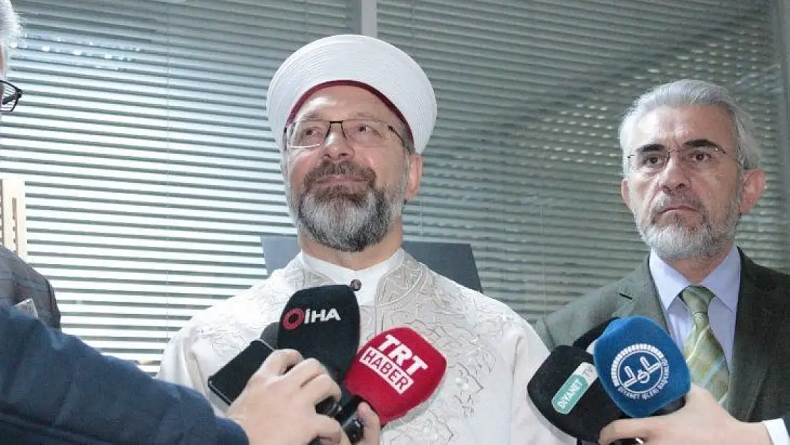 Diyanet İşleri Başkanı Prof. Dr. Erbaş'tan camilerde oturarak namaz kılınmasıyla ilgili açıklamalarda bulundu