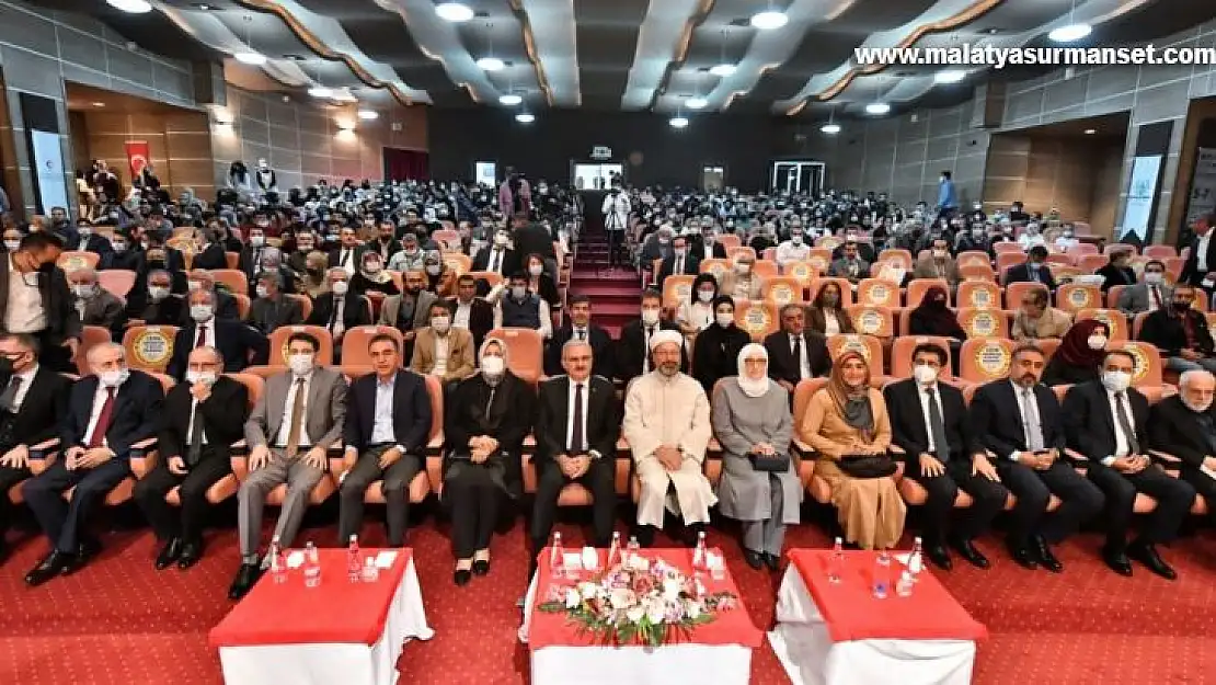 Diyanet İşleri Başkanı Prof. Dr. Erbaş, Diyarbakır'da 'Hadis Meseleleri ve Babanzade Ahmed Naim Uluslararası Sempozyumuna' katıldı