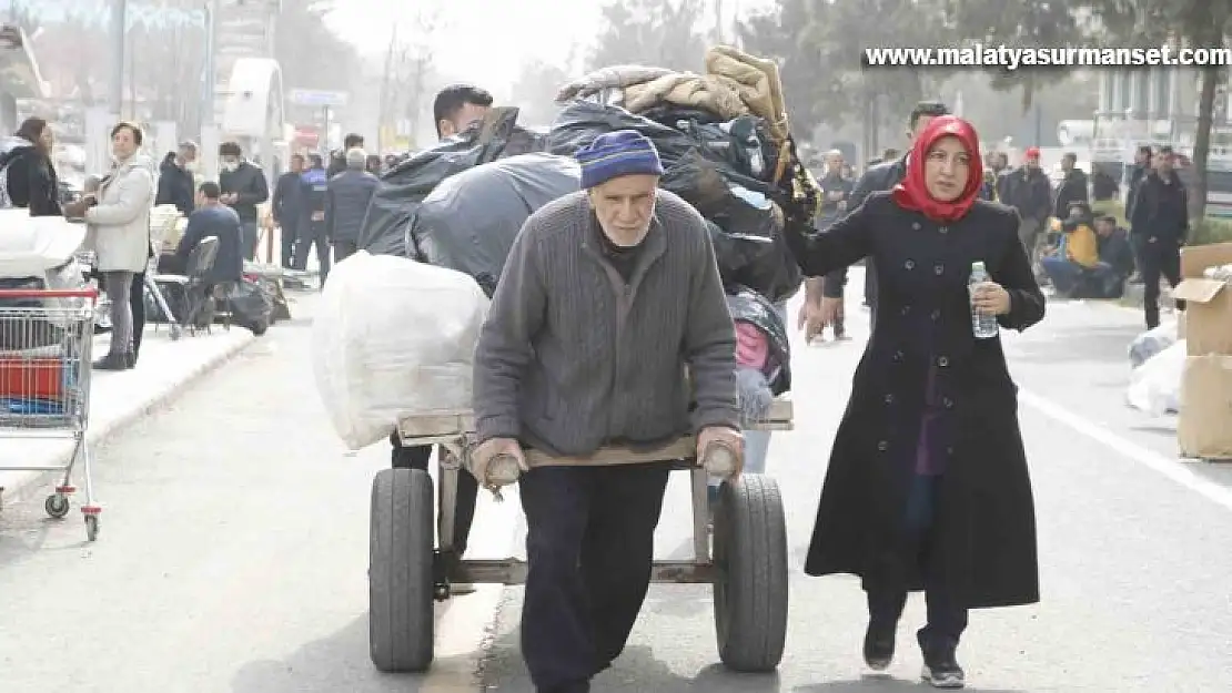 Diyar Galeria İş Merkezi sakinleri eşyalarını tahliye etti