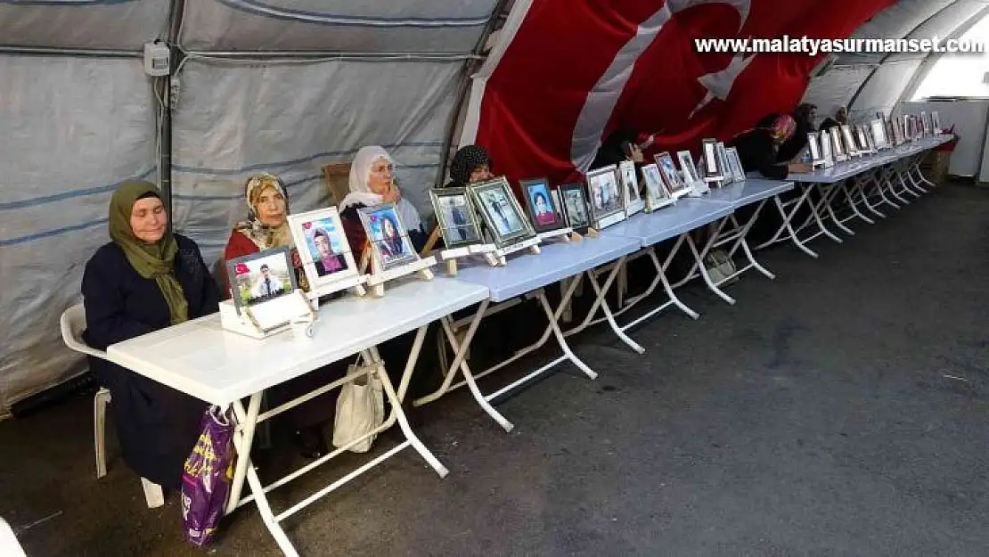 Diyarbakır annelerinden HDP ve PKK'ya tepki: 'Onların hedefleri Kürtlük ve Türklükle alakalı değil, sadece mazlumların canını yakmaktır'