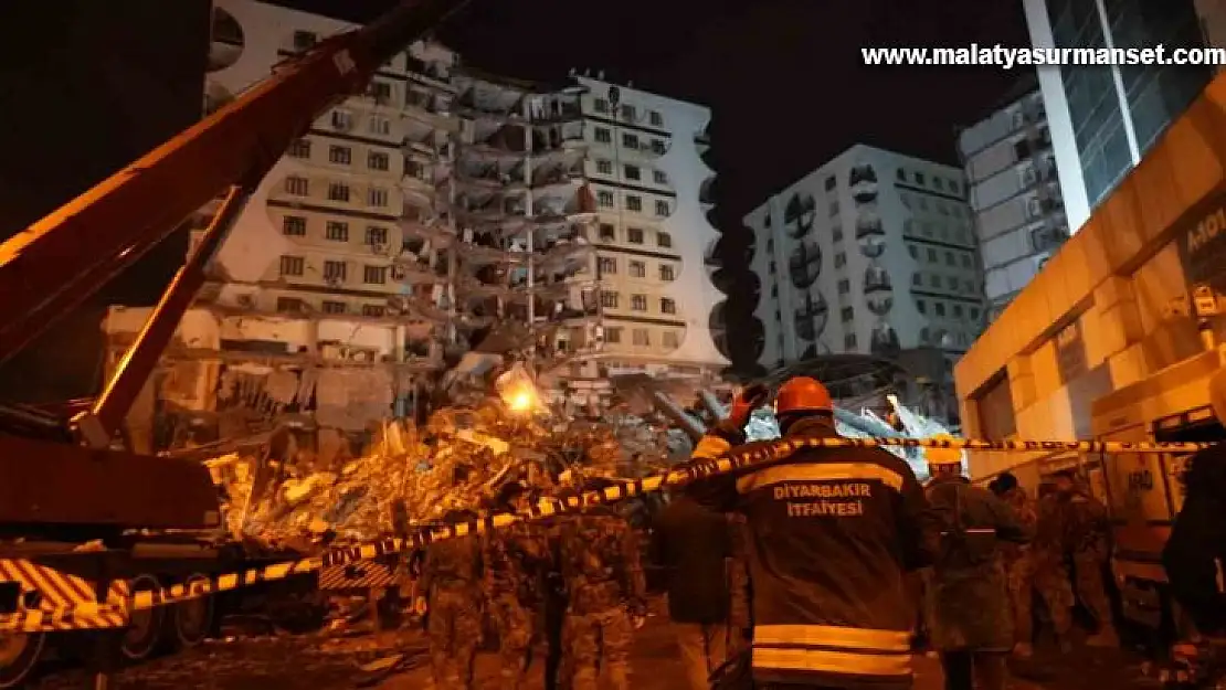 Diyarbakır Büyükşehir tüm ekipleriyle sahada