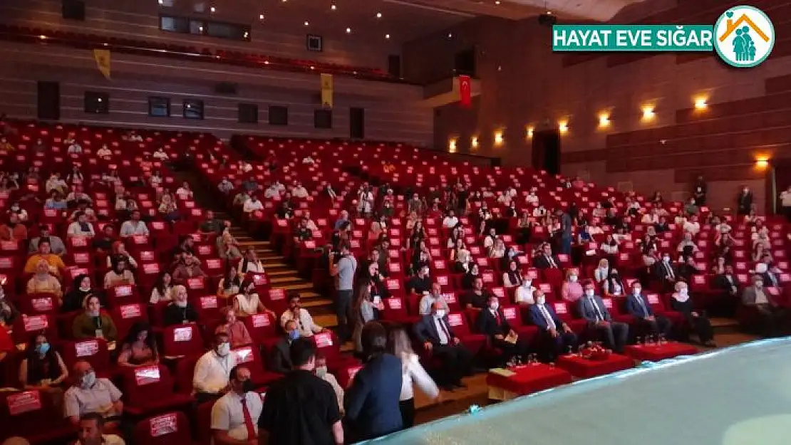 Diyarbakır'da 'Yüzde 100 Yerli Üretim, Yüzde 100 Milli Düşünce' sempozyumu yapıldı