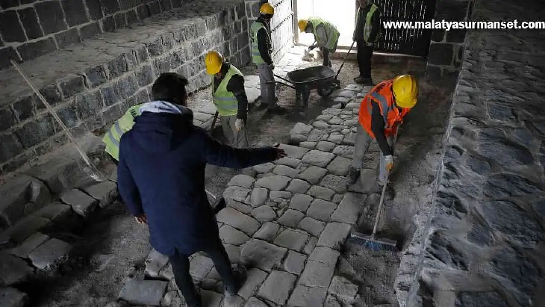 Diyarbakır'da 1700 yıllık tarih gün yüzüne çıktı